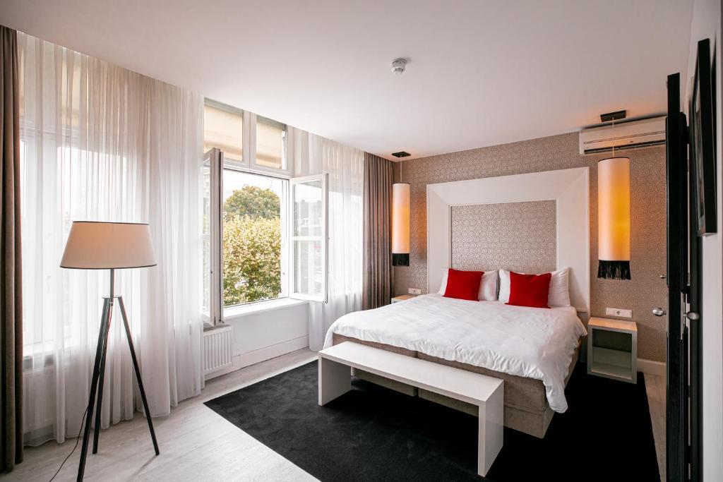 Le Theatre Hotell Maastricht Exteriör bild